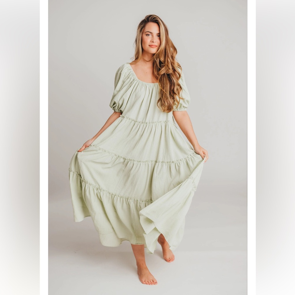 Jacqui E Green Puff Sleeve Tiered Midi Dress